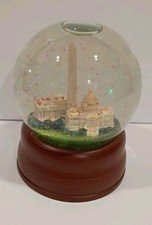 Vintage Smithsonian Museum snow globe Washington DC White House Pentagon