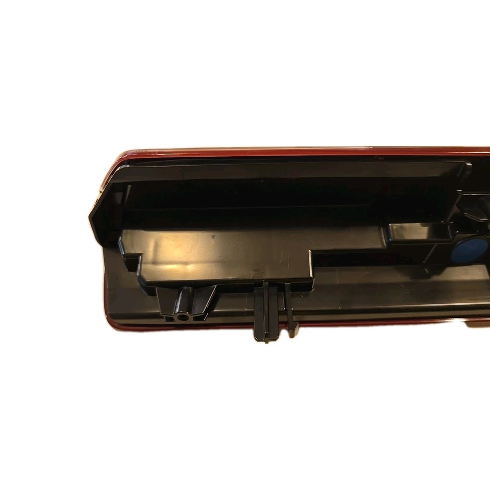 Nueva luz de freno de carga de parada de montaje alto OEM 2019-2025 Chevy Silverado 1500 2500 Foto 4 de 4