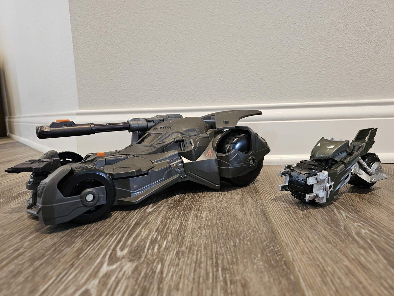 Picture 1 of 4