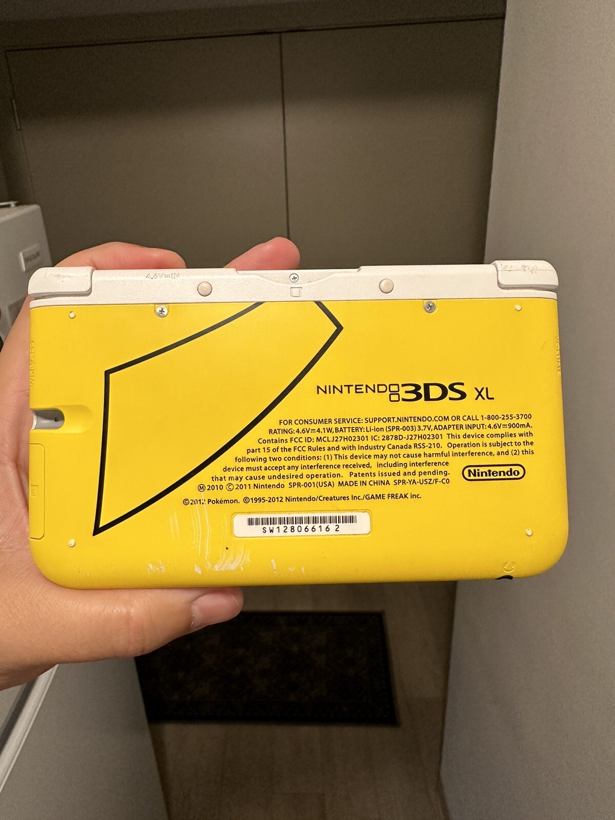 new nintendo 3ds xl pikachu yellow edition With Charger And 2 Games
