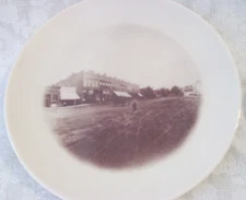 DUMONT IA IOWA Vtg Souvenir Town Plate~Main St Sepia Photo Scene Horse & Buggy