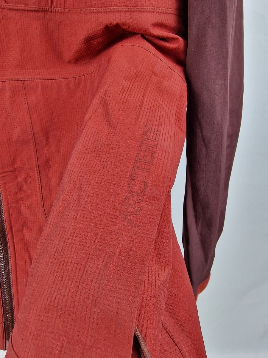 Arcetryx Javelin SV GORE-TEX Soft Tech Jacket in Cherry Arcetryx Javelin SV GORE-TEX Soft Tech Jacket in Cherry