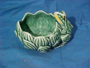 1950s FROG w LILY PAD Porcelain FIGURAL Garden PLANTER 6" Clean