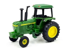 1/64 John Deere 4430 Tractor