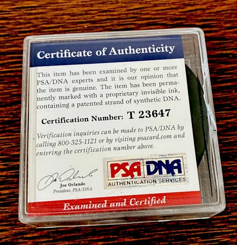 Disco de hockey automático firmado por Bobby Hull PSA “golden Jet” “HOF 1983” inscripciones RARO Foto 2 de 4