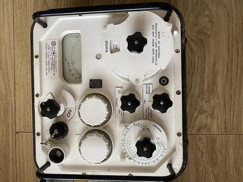 AVO general purpose safety test set,military test equipment,vintage test equip - Picture 2 of 16