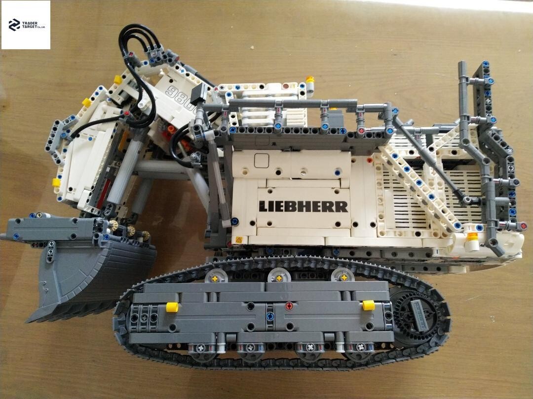 LEGO Technic Liebherr R 9800 42100 In 2019 Used Retired