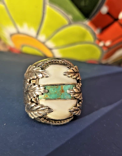 NATIVE AMERICAN STR. SILVER VINTAGE SZ 10.5 TURQUOISE & MOP LEAF RING 42 GR.