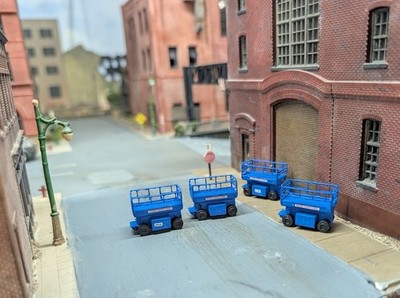 1/87 HO Scale Custom Built Set Of 2 Genie Scissors Lifts. 3D Printed Resin Model