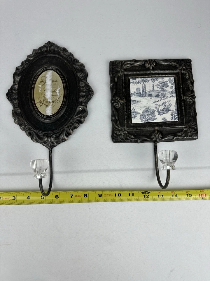 Ornate Style Plastic Wall Hooks - Image 4 of 4