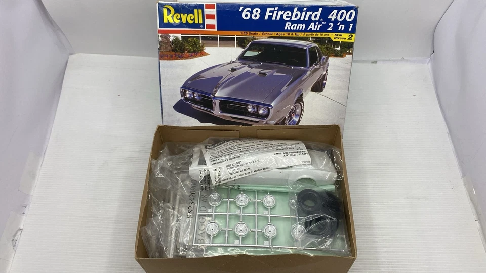 REV852342 Revell Pontiac Firebird 400 Ram Air 1968 1/25 - Immagine 2 di 3