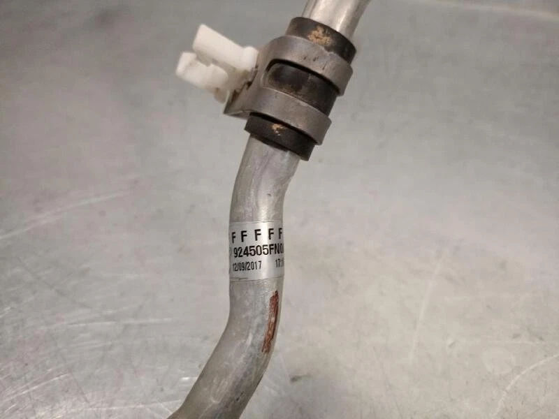 924505FN0A tubo aria condizionata per NISSAN MICRA V (K14) 0.9 IG-T 2016 5498754 - Image 2 of 4