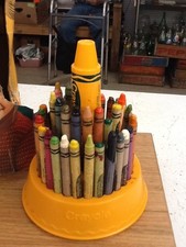VINTAGE Crayola Crayon Carrousel No.5508. With Pencil Sharpener