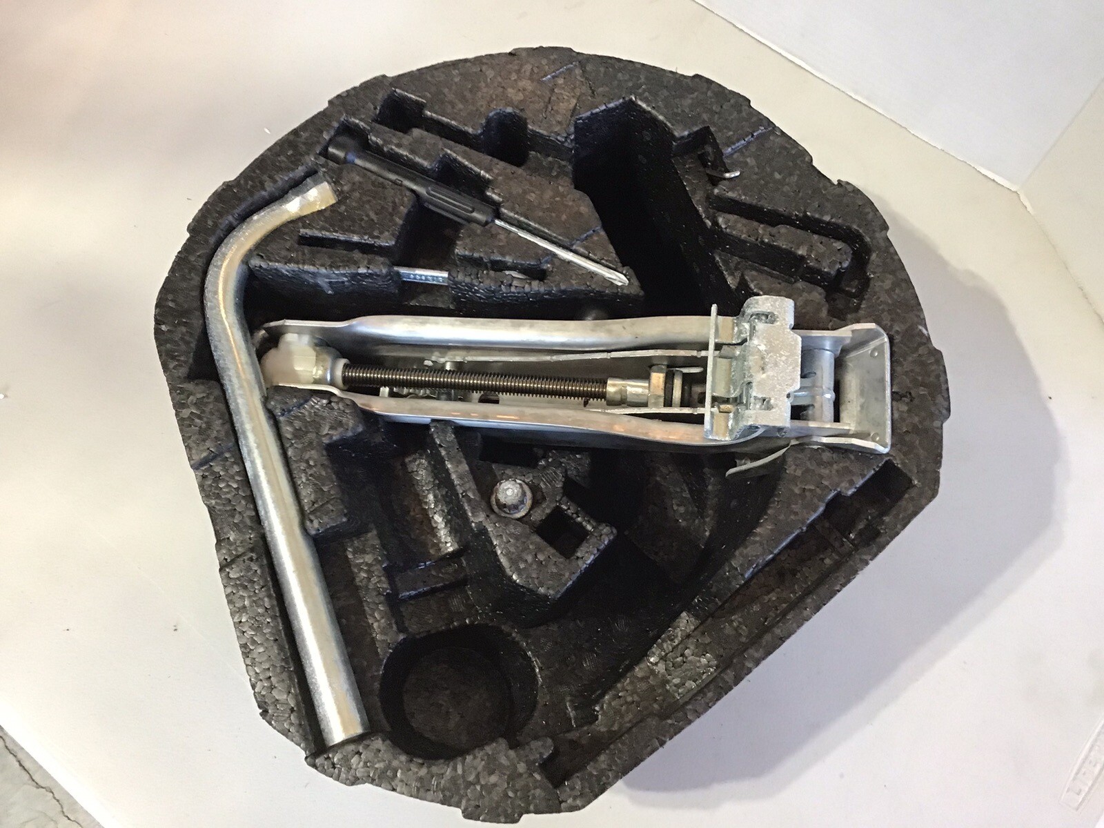 2000 VW Jetta Spare Tire Jack Tools In Foam Holder Fits 20112018 eBay