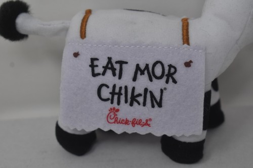 Peluche Chick-Fil-A Mucca Standing 6" Eat Mor Chikin Promozionale 2024 Giocattolo Pasto Bambini - Foto 4 di 10
