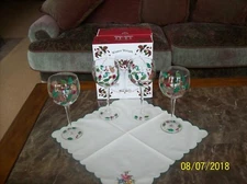 Block 4 Hand Painted Balloon Style Wine Christmas Goblets Winter Wreath Design