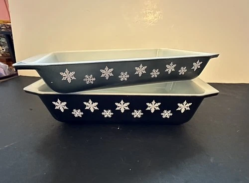 Vintage Pyrex Black w White Snowflake Casserole Dishes Set Of 2 NO LIDS!