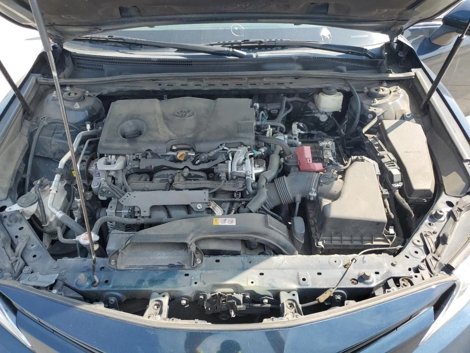 Guantera usada se adapta a: Toyota Camry 2018 grado A Foto 2 de 4