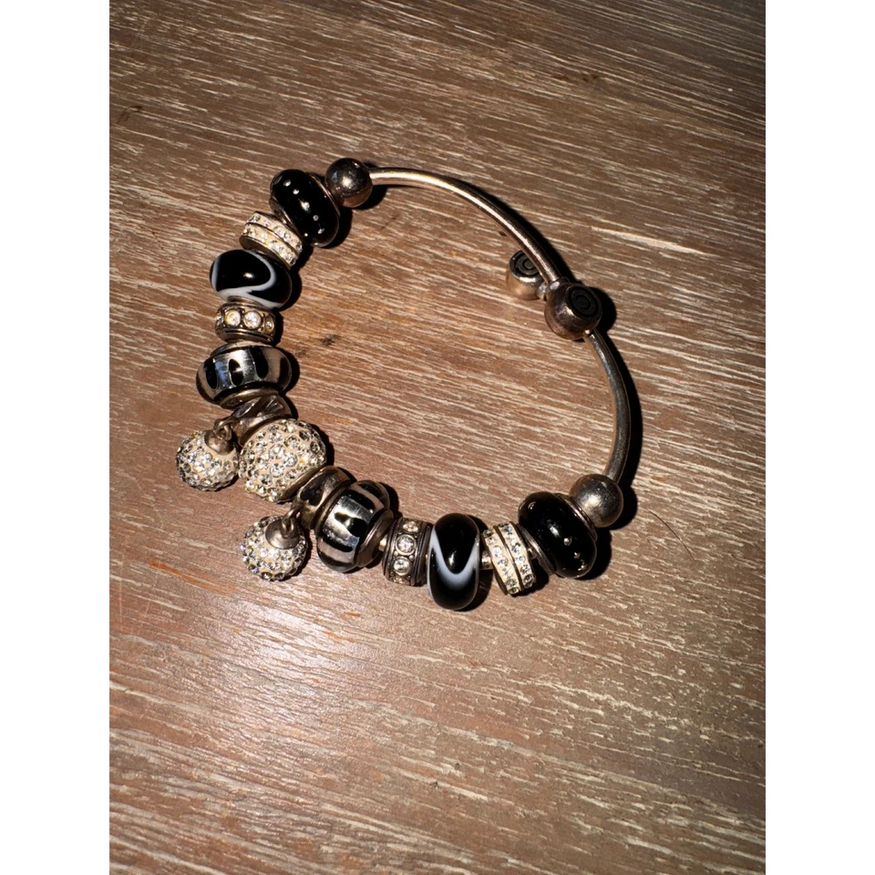 Chamilia 黑色银色小饰品手链吊坠纯银水晶手镯 — 第 4/4 张图片