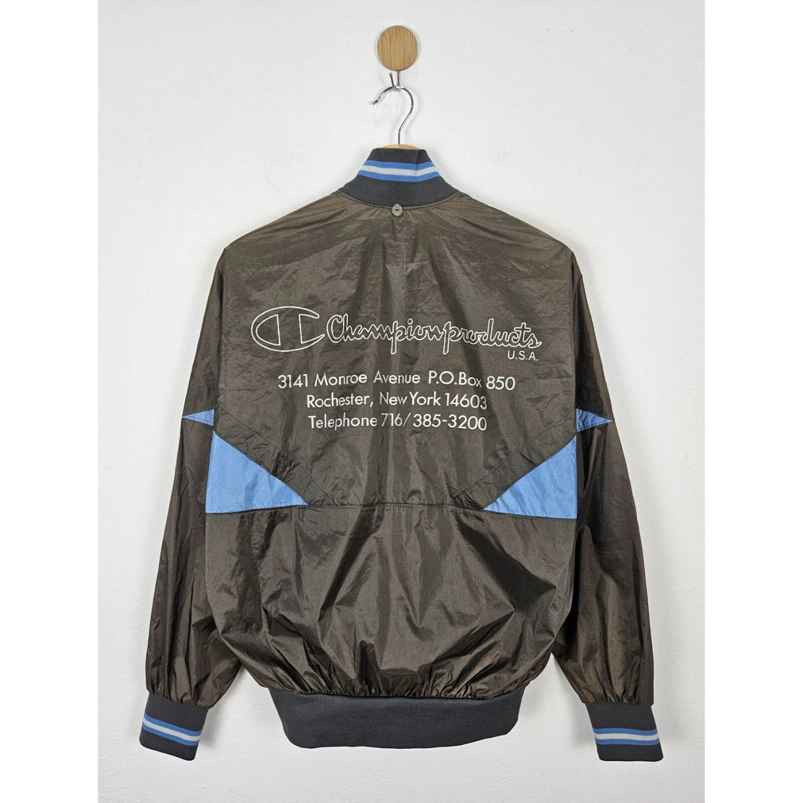 Vintage Champion 90s Windbreaker jacket
