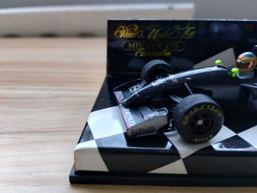 Minichamps F1 1994 Karl Wendlinger Sauber Mercedes C13 1:43 Scale Model - Picture 14 of 23