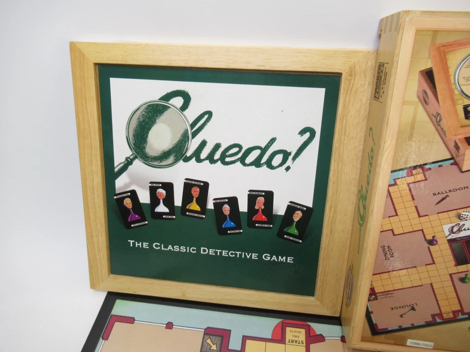 Cluedo Board Game Parker Brothers Wooden Box Version Complete Used DAMAGED BOX - Image 3 of 4