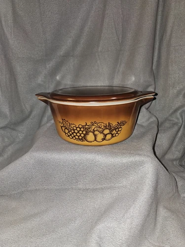 Pyrex Ovenware OLD ORCHARD Casserole Dish w/Brown Lid 475B 2.5 Qt. VTG