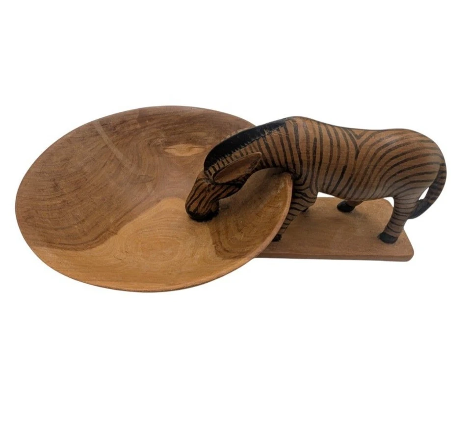 Tigela de madeira esculpida à mão design zebra peça decorativa e funcional ideal para T - Imagem 2 de 4