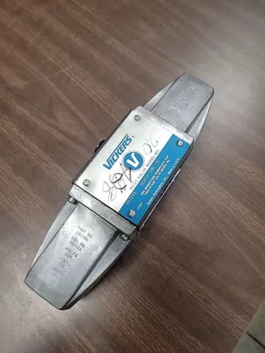 EATON / VICKERS DIRECTIONAL VALVE DG4S4-016C-50