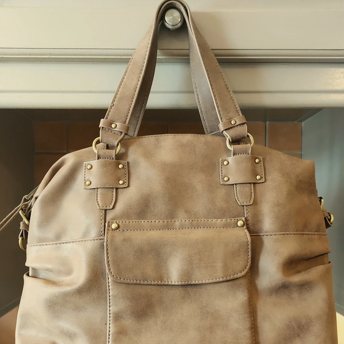Light brown shoulder clearance bag