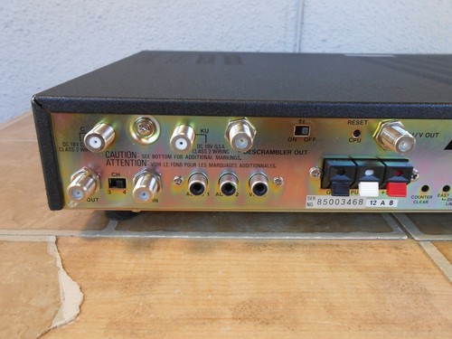 Realistic HSTV Satellite Receiver SR-2012 Model 16-2507 - Picture 7 of 12