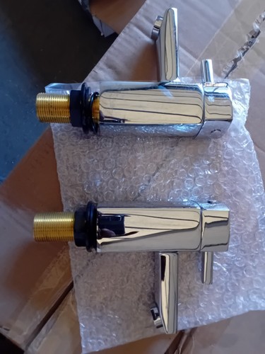 Better Bathrooms Cube Free Standing Bath Basin Hot & Cold Taps Chrome RRP £139!! - Picture 2 of 5