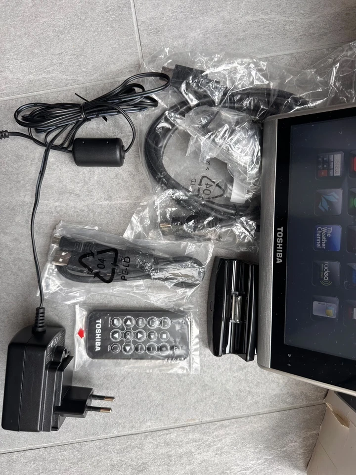 Toshiba Journ.E Touch Tablet  & OVP | Retro Media Player WLAN SD - Bild 2 von 4