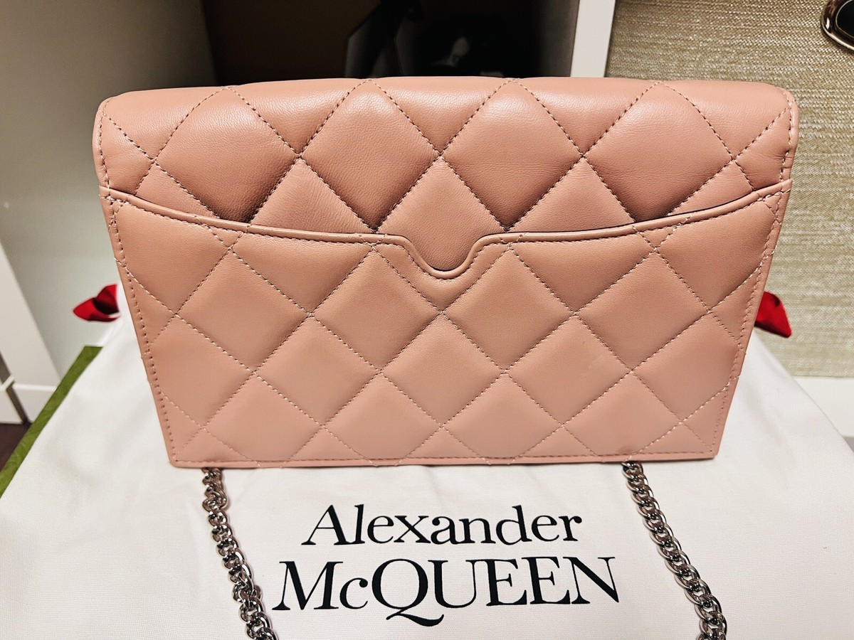 バッグ qoolion Alexander McQueen Graffiti Skull Quilted Leather Crossbody