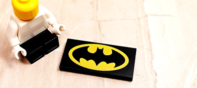 New LEGO Batman Logo Sign PRINTED 2x4 Yellow Bat SYMBOL Signal in the Sky Gotham