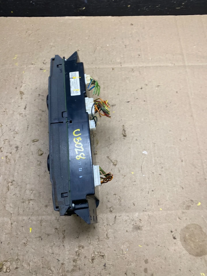 2005 to 2007 Land Rover Range LR3 AC Heater Climate Control Module U5028 DG - Image 4 of 4