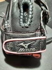 Girls Baseball Glove Mizuno Finch GPP1106, 11 Inch, Mitt Sure Fit Black Pink