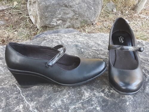 Scarpe Clarks da donna nere taglia 8 M pelle slip on tacco a zeppa carine casual - Foto 3 di 8