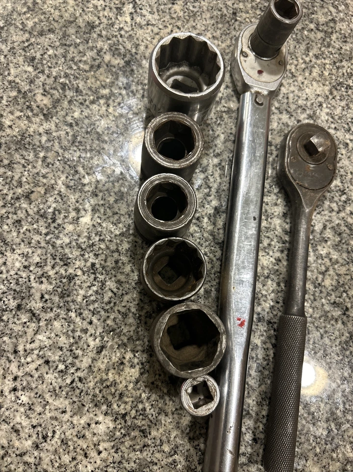 Proto Professional USA Lot of 6 Large Sockets And A Small One With 6016 Ratchet - Image 2 of 4