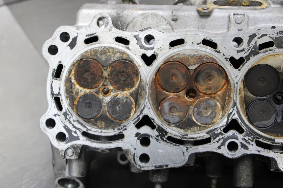 01-06 Honda CBR600F4i F4i Engine Motor Cylinder Head Foto 4 de 4