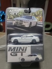 MINI GT 1:64 BMW i7 xDrive60 Mineral White Diecast Model Car MGT00819-P12