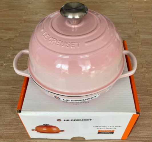 Le Creuset 24cm Shell Pink Bread Oven with Silver Knob for Home Bakery