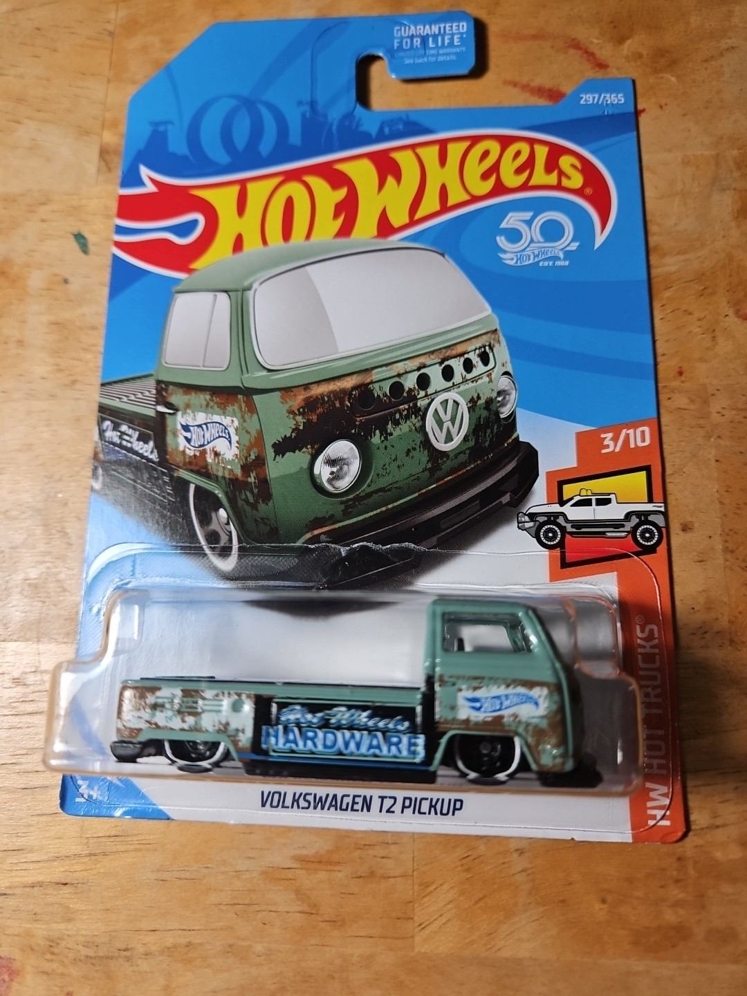 Hot Wheels 2018 Volkswagen T2 Pickup Truck GRN Black Hubs