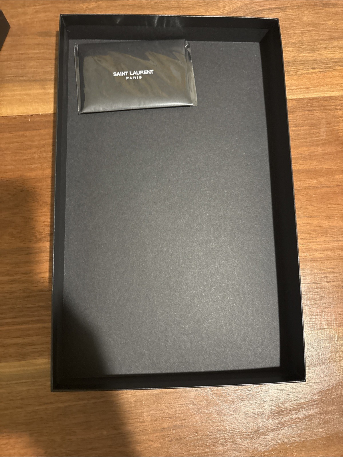 Saint Laurent YSL donna