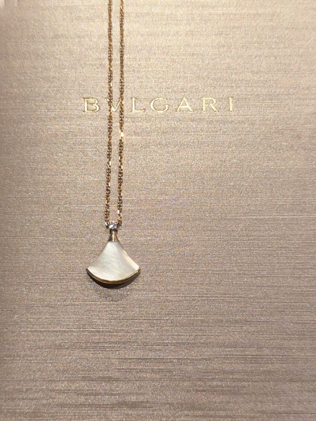 Bvlgari Divas' Dream Necklace Rose Gold And Mother Of Pearl