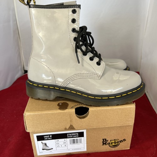 Stivali da combattimento AirWair Dr. Martens 1460 da donna grigi in vernice con lacci. Taglia: 8 - Foto 4 di 8