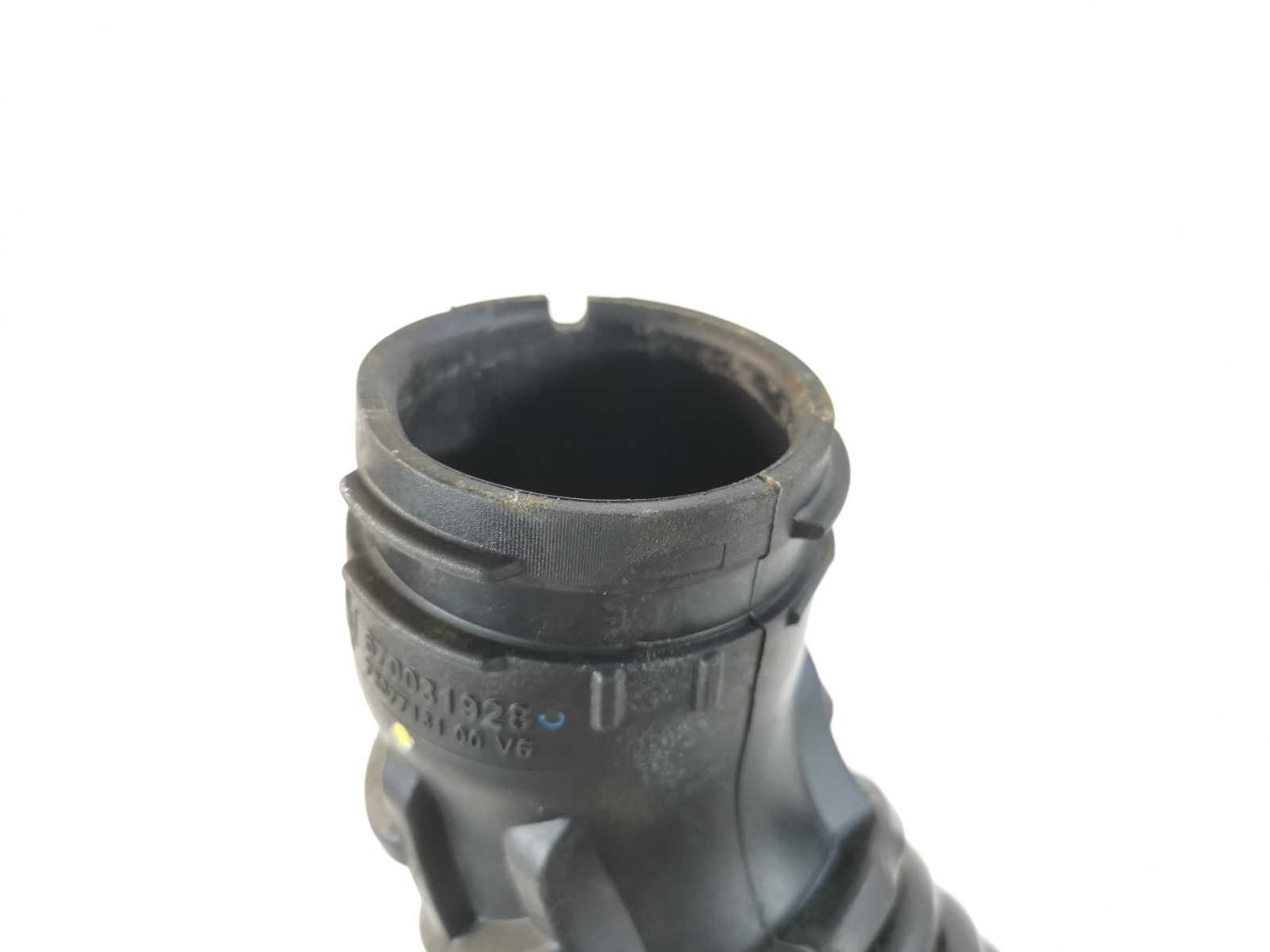 Maserati Levante 3.0 AWD 2017 Left Turbo Intercooler Air Hose Duct  670001591
