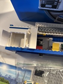 LEGO CITY: Mobile Police Unit (60044) Not Complete With Box