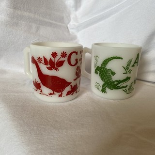 2 Vintage Hazel Atlas Childs "A" Alligator & "G" Goose Alphabet Mugs