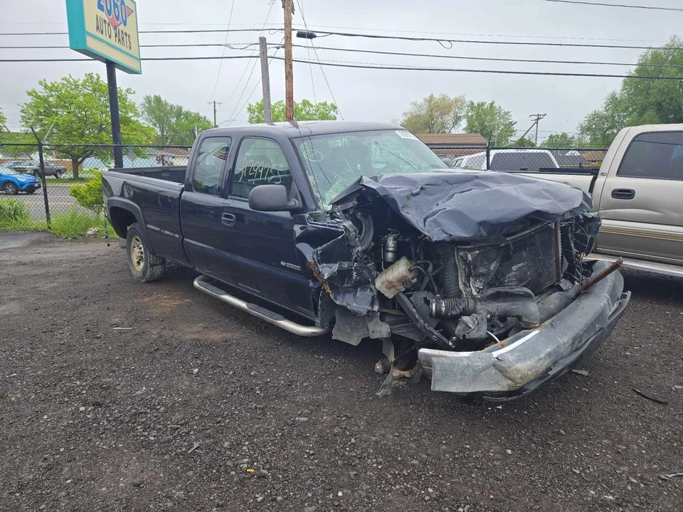 Motor de arranque usado se adapta a: camioneta Chevrolet Silverado 2500 2006 6,0 grado A Foto 2 de 4